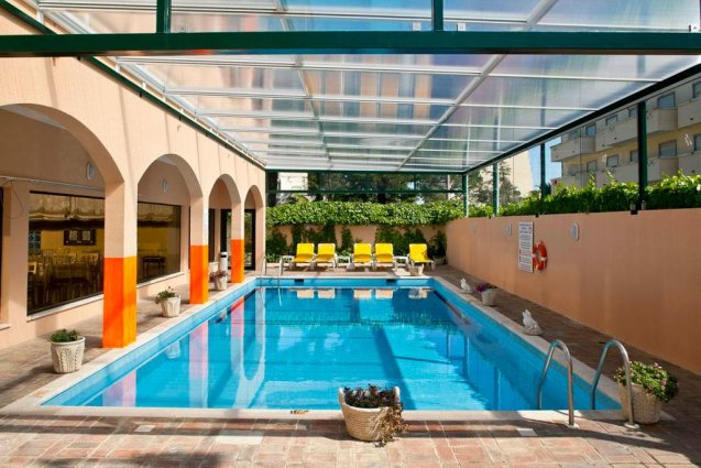 Zwembad van hotel Casablanca Inn in Algarve